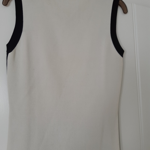 🛍 Sleeveless top - Picture 2 of 3